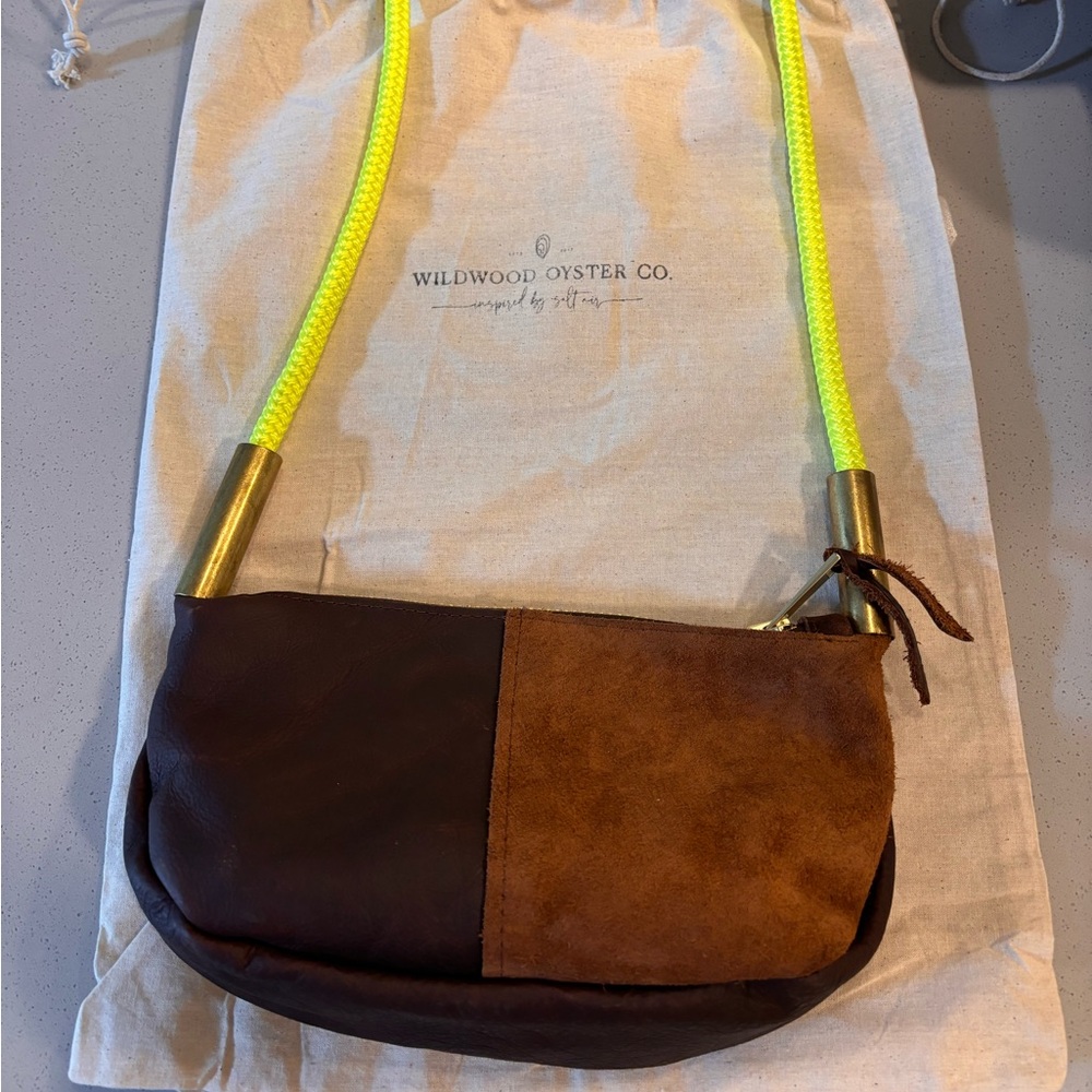 WILDWOOD OYSTER CO. Bag from Maine. Two-tone chocolate hues and neon rope.